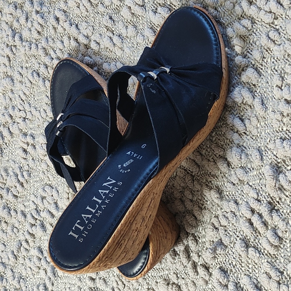 Italian Shoemakers Women's Black Sandals